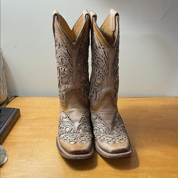 Kids Corral Shiny Inlay square toe Brown Western Boots. Size 1.5